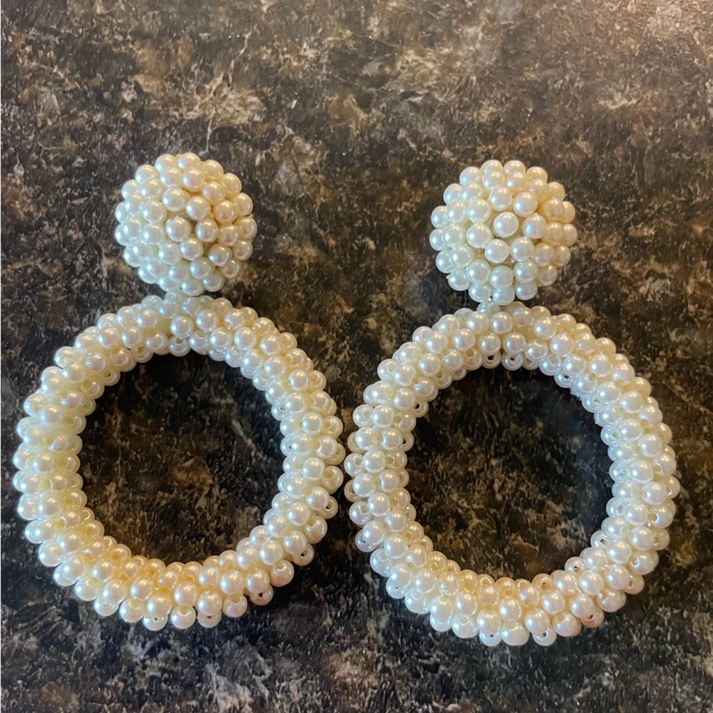 Stella and dot - lightweight hoop earrings - like new